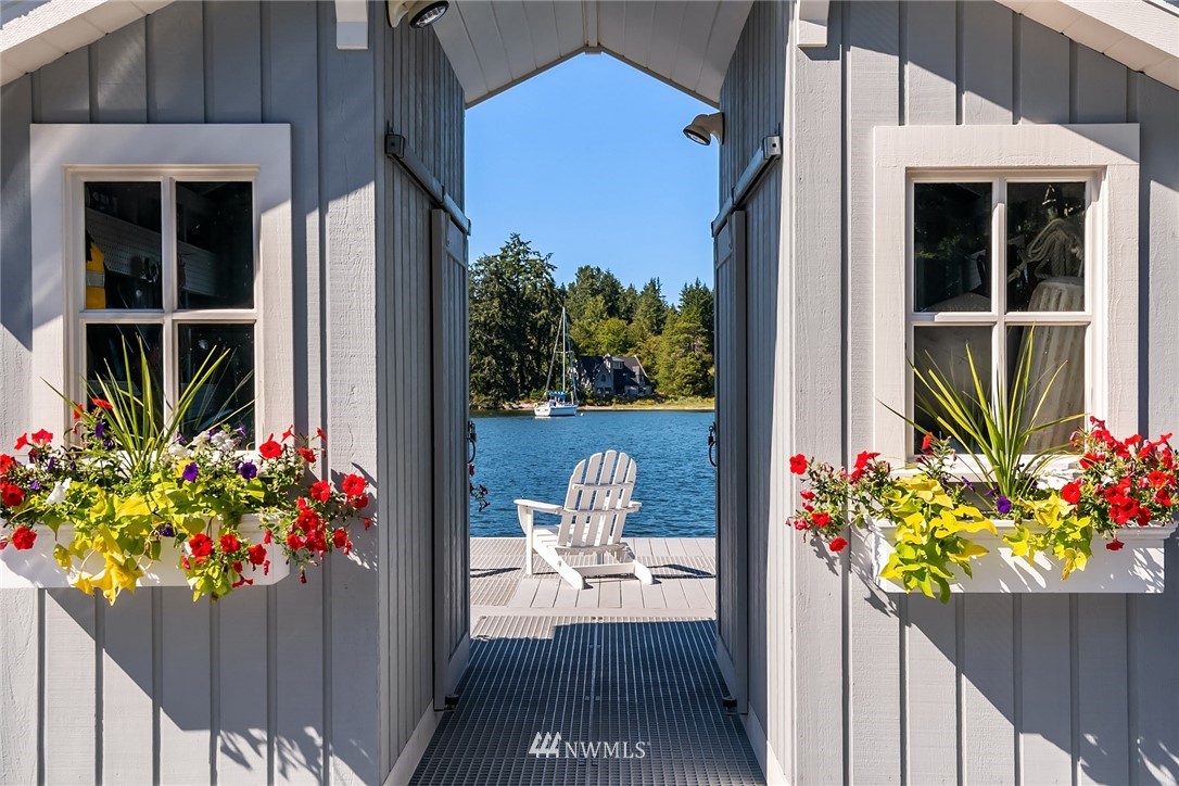 8802 & 8804 Spargur Loop Road Northeast Bainbridge Island, WA 98110 - Photo 31 of 40 Gallery Image 31