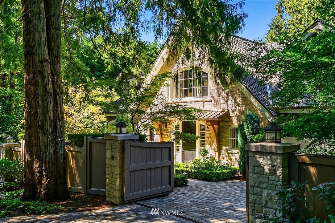 8802 & 8804 Spargur Loop Road Northeast Bainbridge Island, WA 98110 - Photo 6 of 40 Gallery Image 6