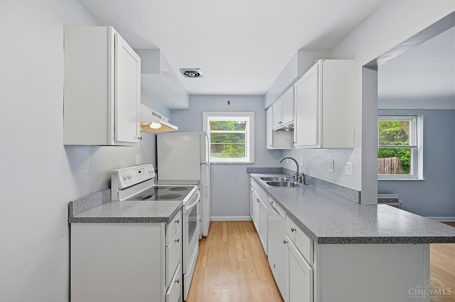 6469 Montgomery Road, Unit 8 Cincinnati, OH 45213 - Photo 4 of 11