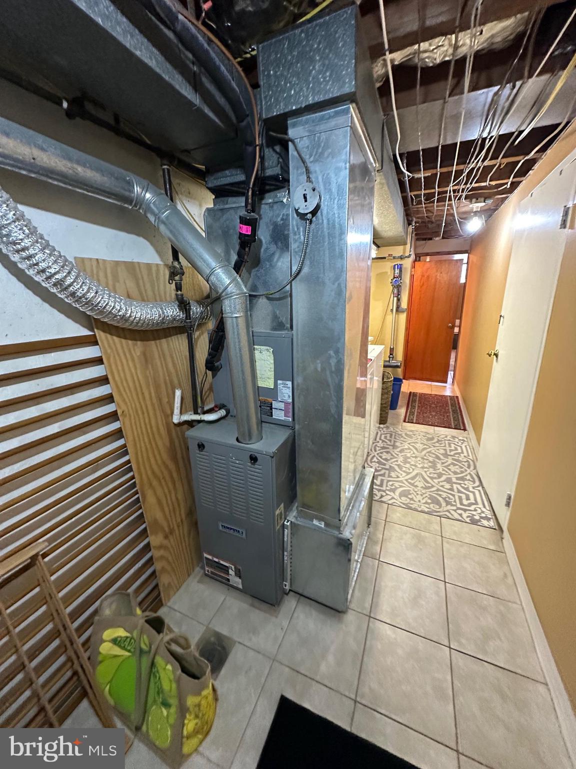 1818 Packer Avenue Philadelphia, PA 19145 - Photo 18 of 23 a view of entryway