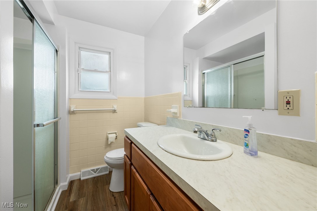 4928 Emmet Road Cleveland, OH 44124 - Photo 17 of 31 Gallery Image 17