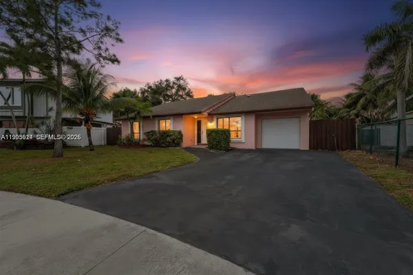 $599,900 | 3930 Northwest 79th Way, Davie, FL 33024