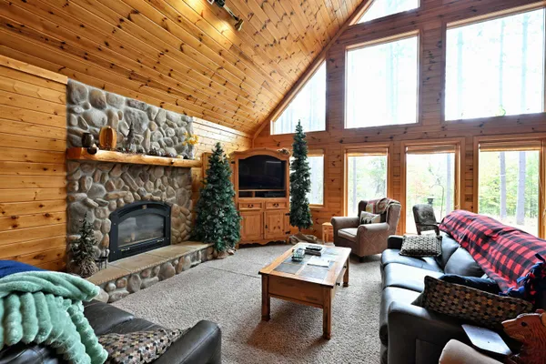 $441,000 | 13672 East Short Road, Gordon, WI 54838