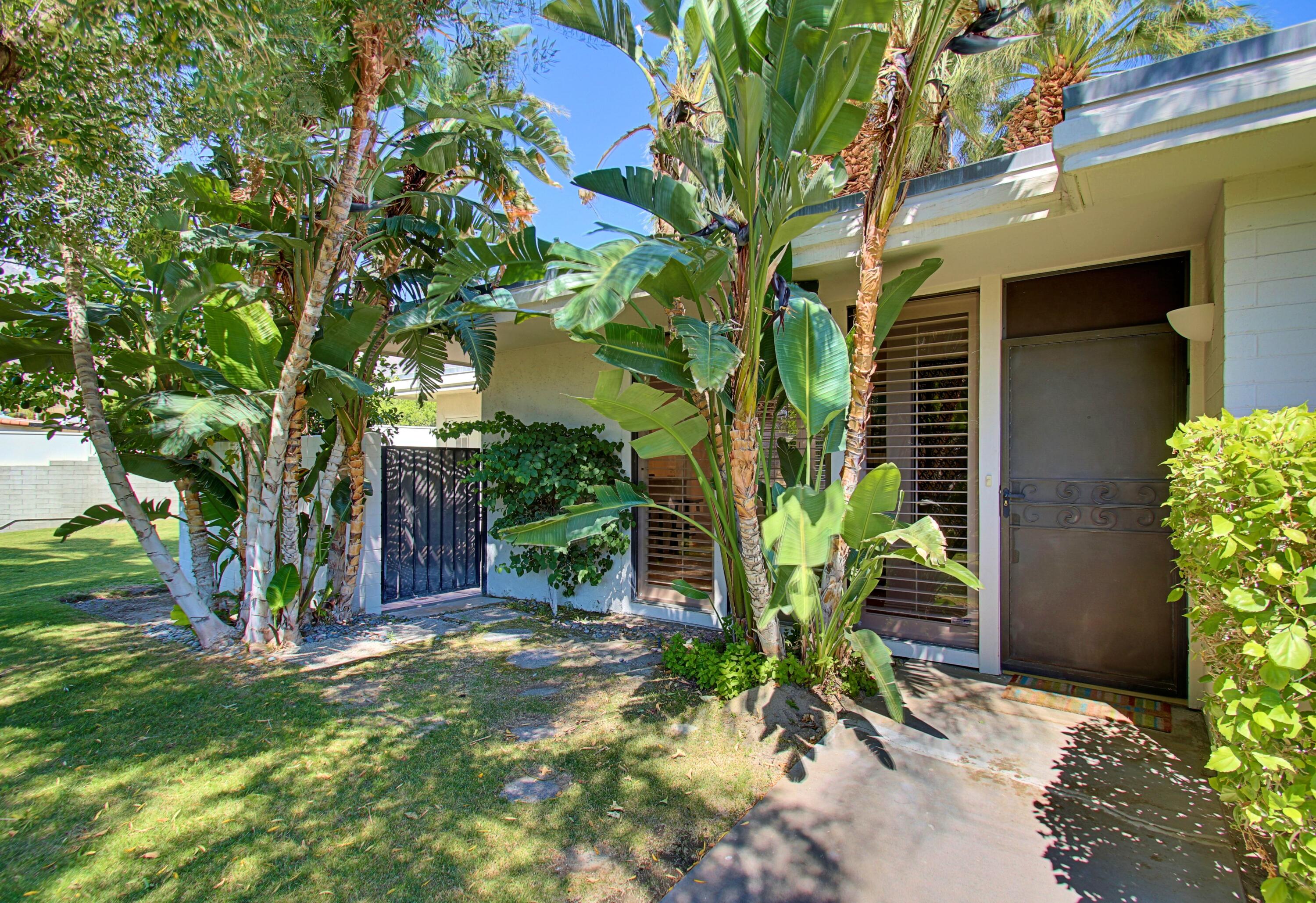 130 West Racquet Club Road, Unit 302 Palm Springs, CA 92262 - Photo 2 of 6 02