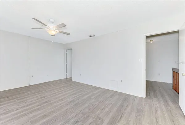 $1,950 | 935 Sunridge Way, Unit B4, Sarasota, FL 34234