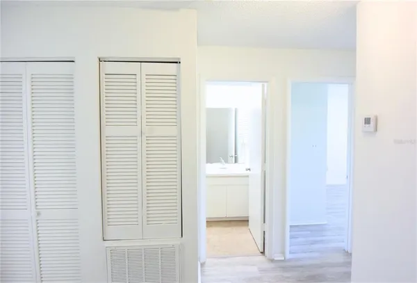 $1,950 | 935 Sunridge Way, Unit B4, Sarasota, FL 34234