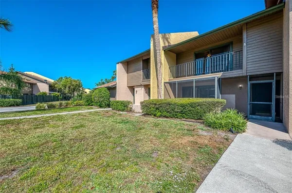 $1,950 | 935 Sunridge Way, Unit B4, Sarasota, FL 34234