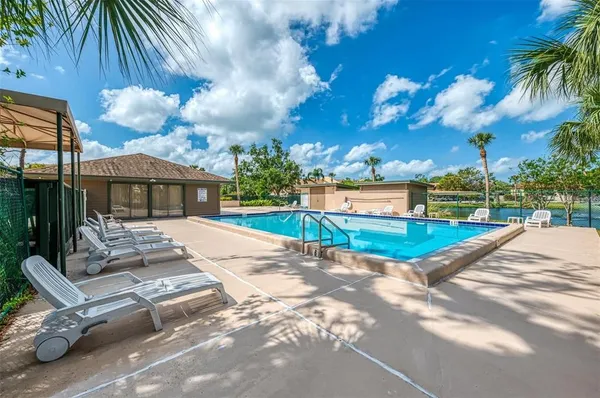 $1,950 | 935 Sunridge Way, Unit B4, Sarasota, FL 34234