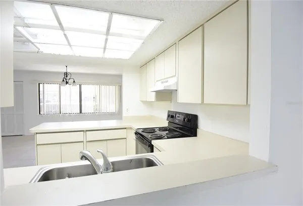 $1,950 | 935 Sunridge Way, Unit B4, Sarasota, FL 34234