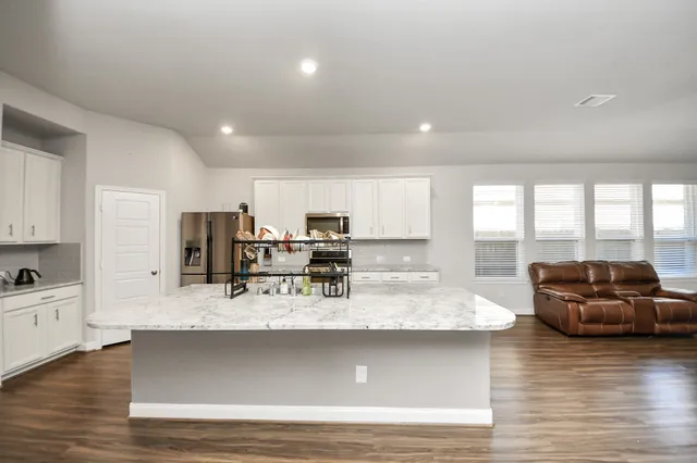 $2,400 | 24247 Prairie Glen Lane, Katy, TX 77493