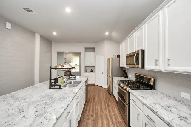 $2,400 | 24247 Prairie Glen Lane, Katy, TX 77493