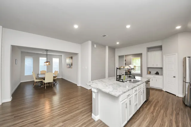 $2,400 | 24247 Prairie Glen Lane, Katy, TX 77493