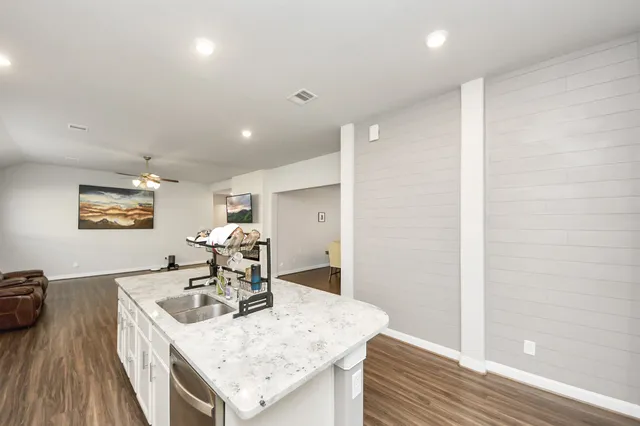 $2,400 | 24247 Prairie Glen Lane, Katy, TX 77493