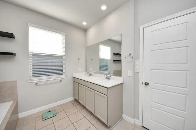 $2,400 | 24247 Prairie Glen Lane, Katy, TX 77493