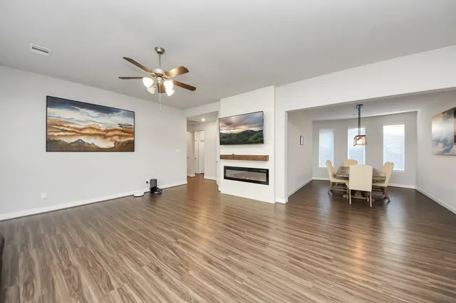 $2,400 | 24247 Prairie Glen Lane, Katy, TX 77493