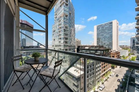 $699,000 | 653 North Kingsbury Street, Unit 1103, Chicago, IL 60654