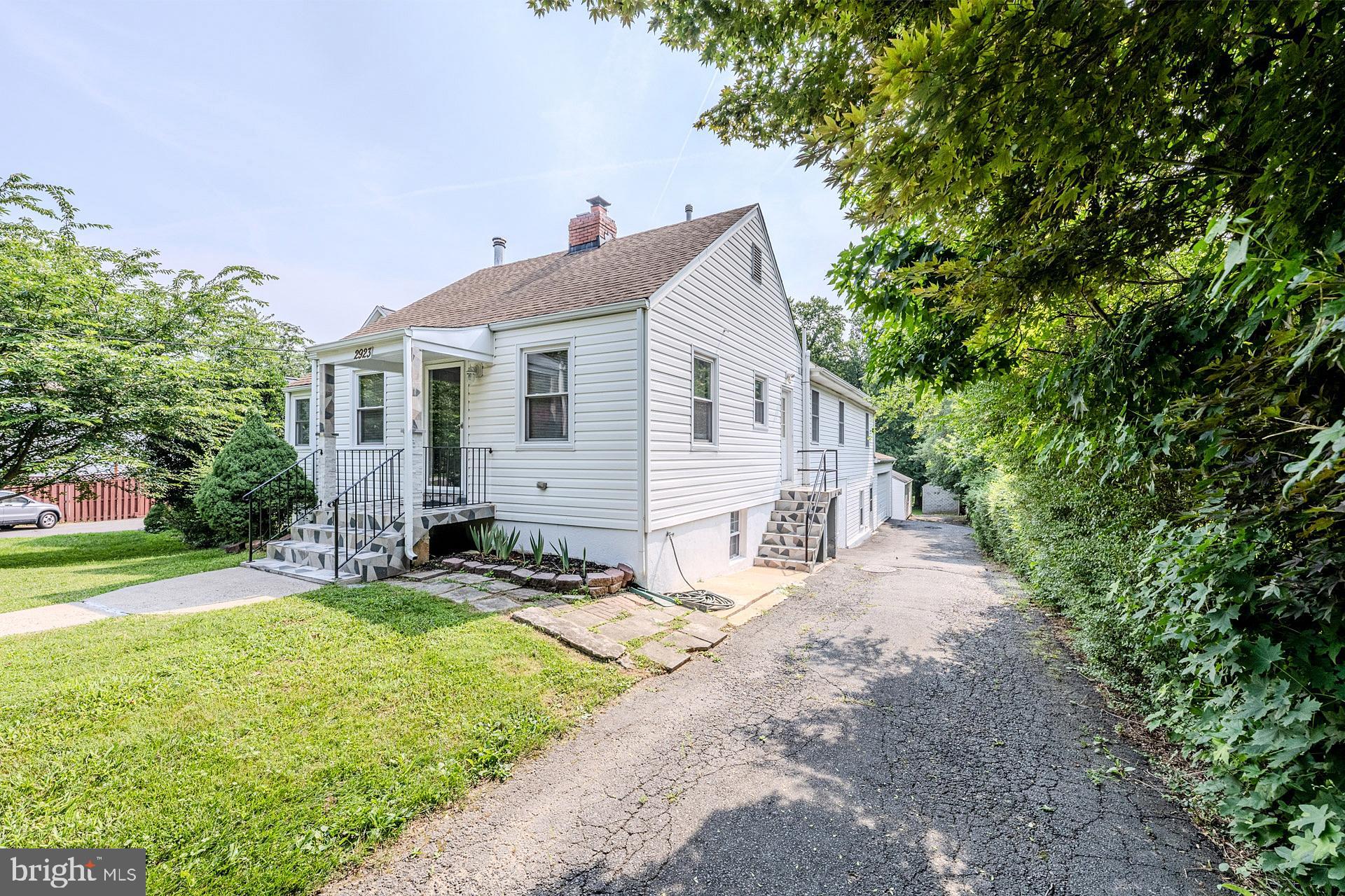 2923 Fairhill Road Fairfax, VA 22031 - Photo 5 of 63 Gallery Image 5