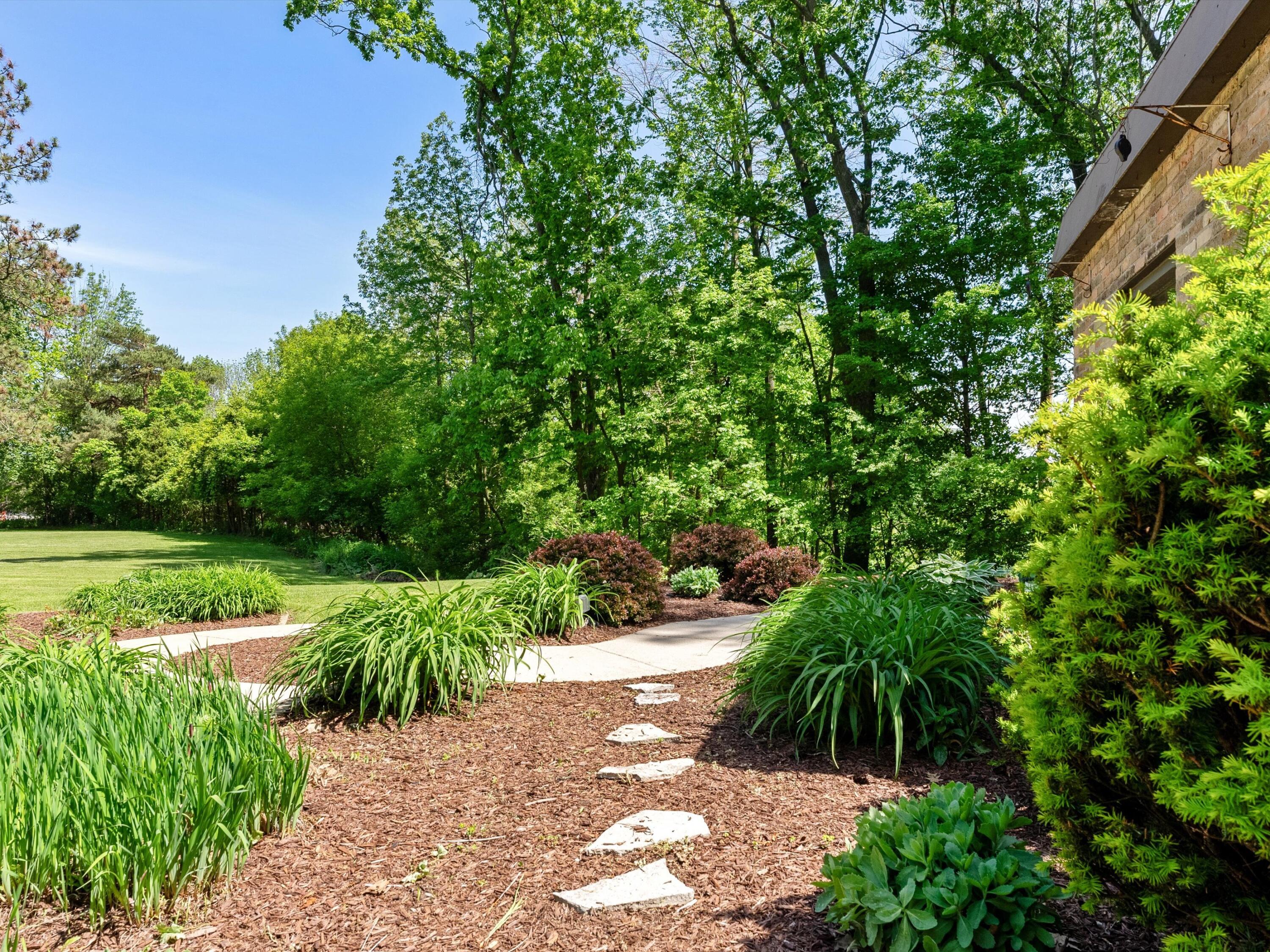 1608 North Rapids Road Manitowoc, WI 54220 - Photo 16 of 72 Front Gardens