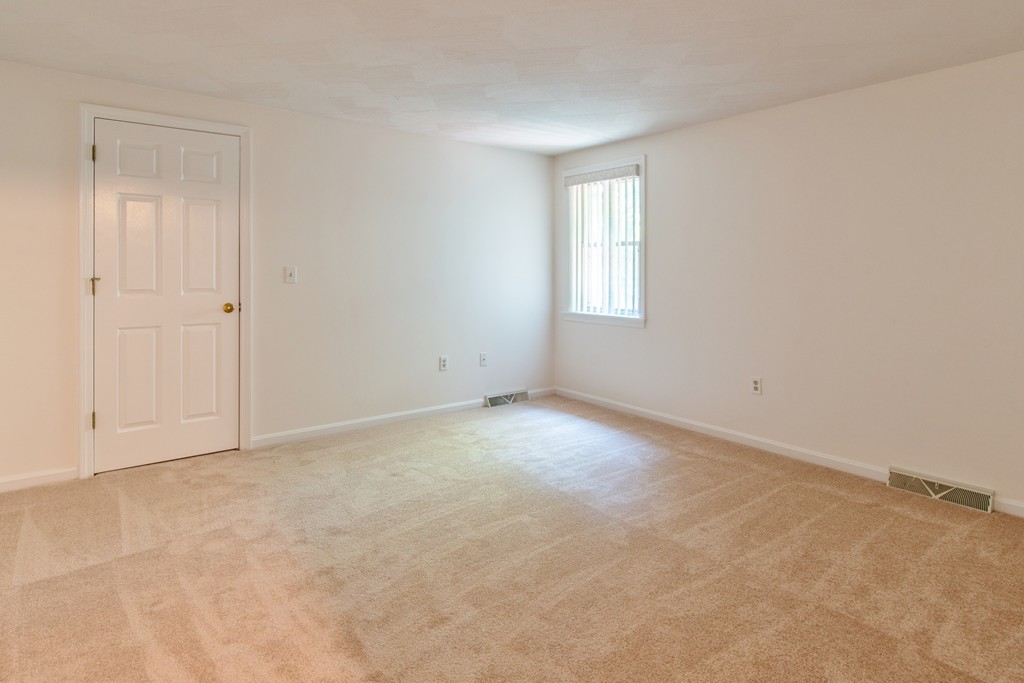 302 Fox Run Road, Unit 302 Hudson, NH 03051 - Photo 17 of 29