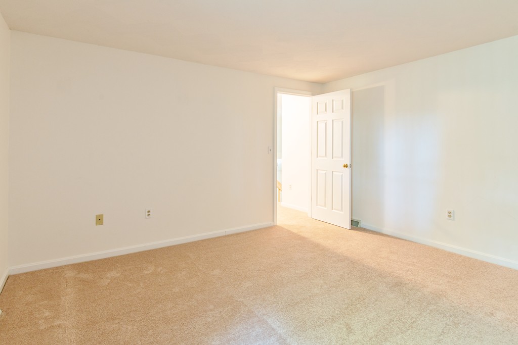 302 Fox Run Road, Unit 302 Hudson, NH 03051 - Photo 18 of 29