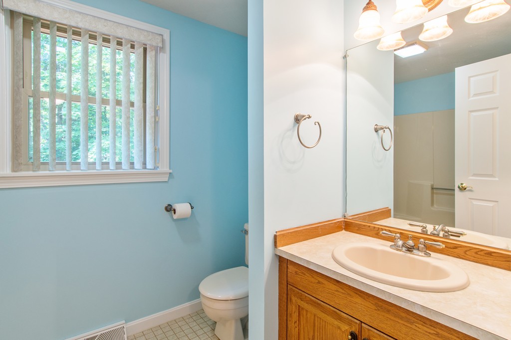 302 Fox Run Road, Unit 302 Hudson, NH 03051 - Photo 19 of 29