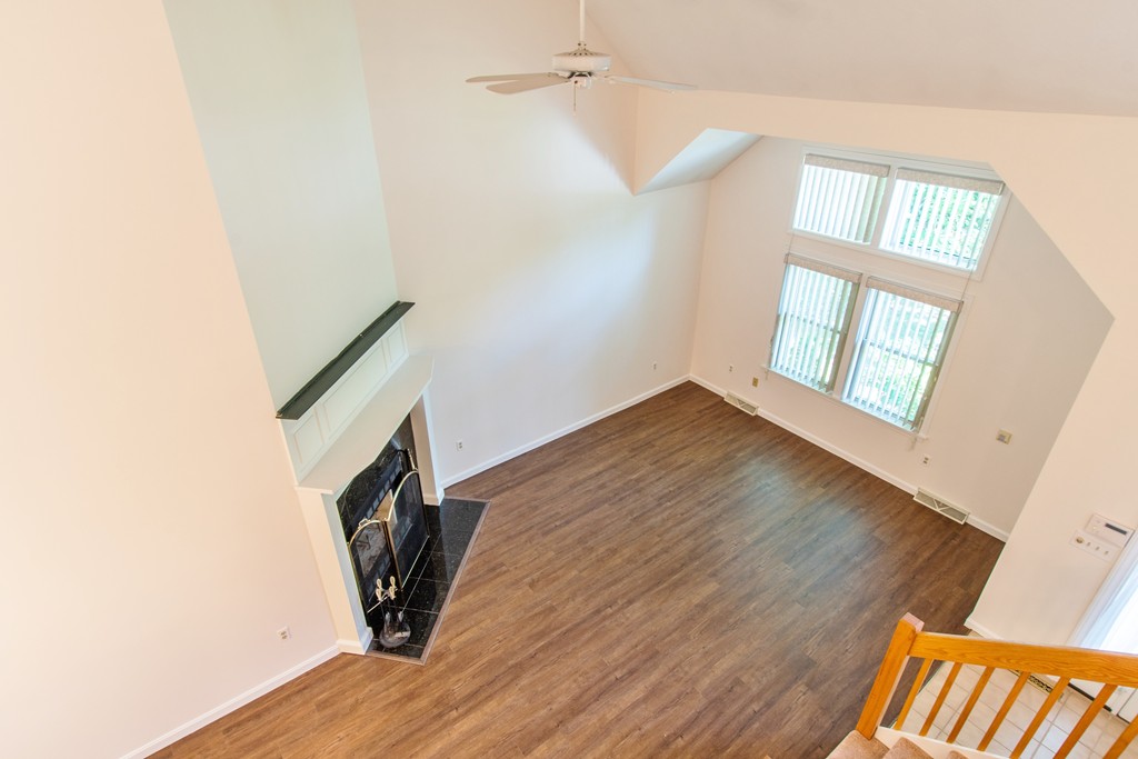 302 Fox Run Road, Unit 302 Hudson, NH 03051 - Photo 5 of 29