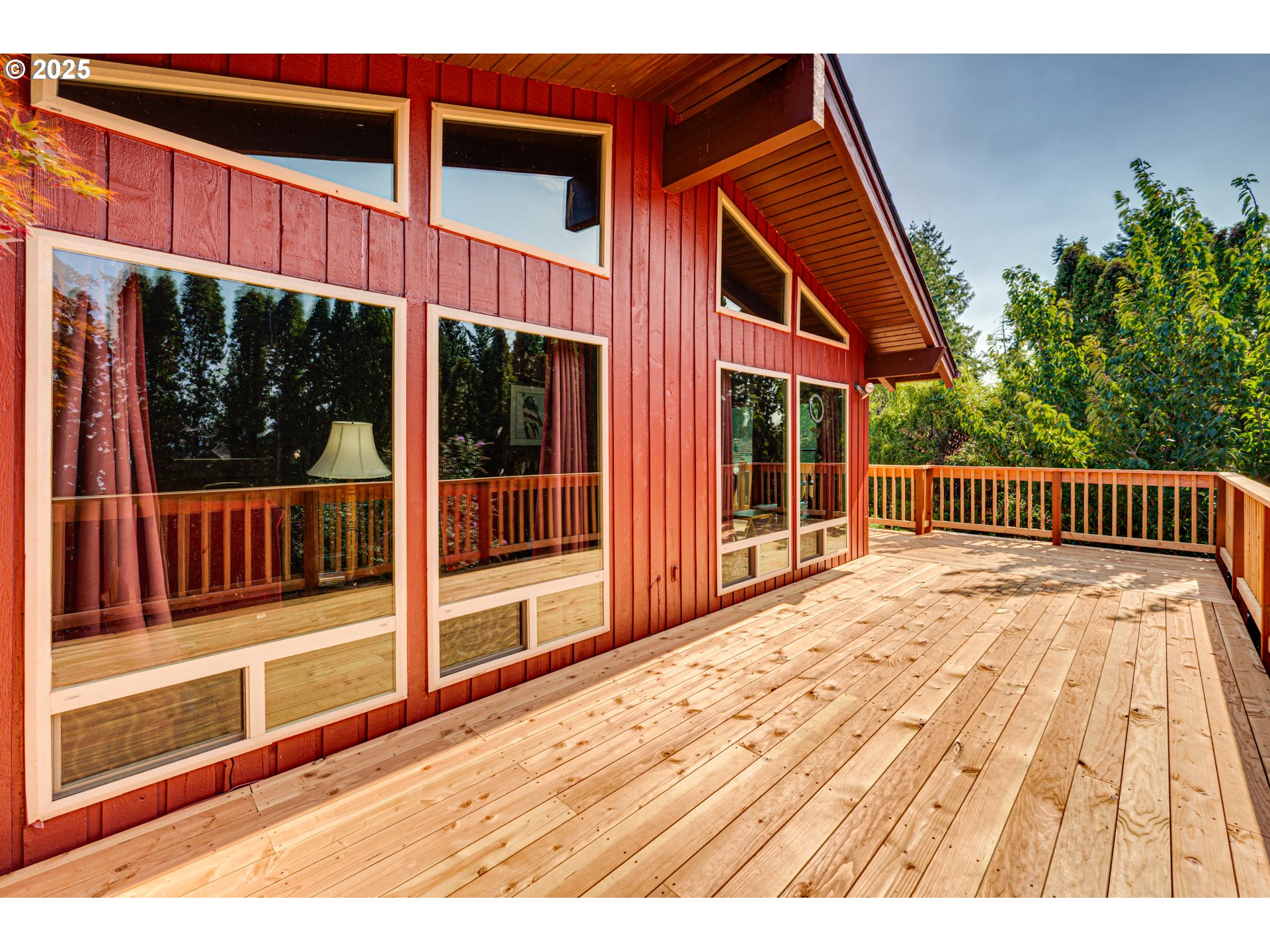 1415 Cloverdale Road Kalama, WA 98625 - Photo 12 of 39 a view of a house with a balcony