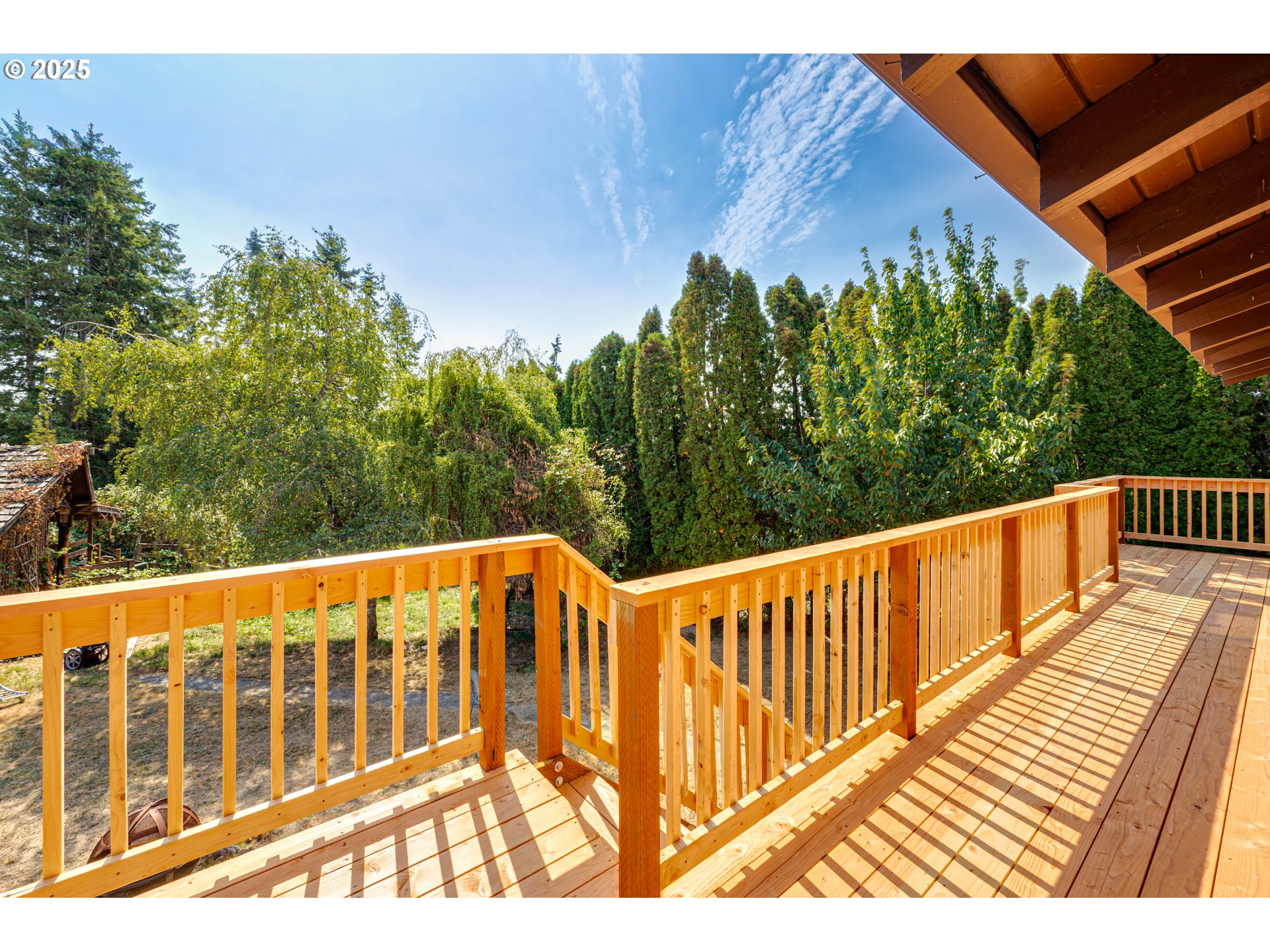 1415 Cloverdale Road Kalama, WA 98625 - Photo 10 of 39 a view of a balcony with wooden floor