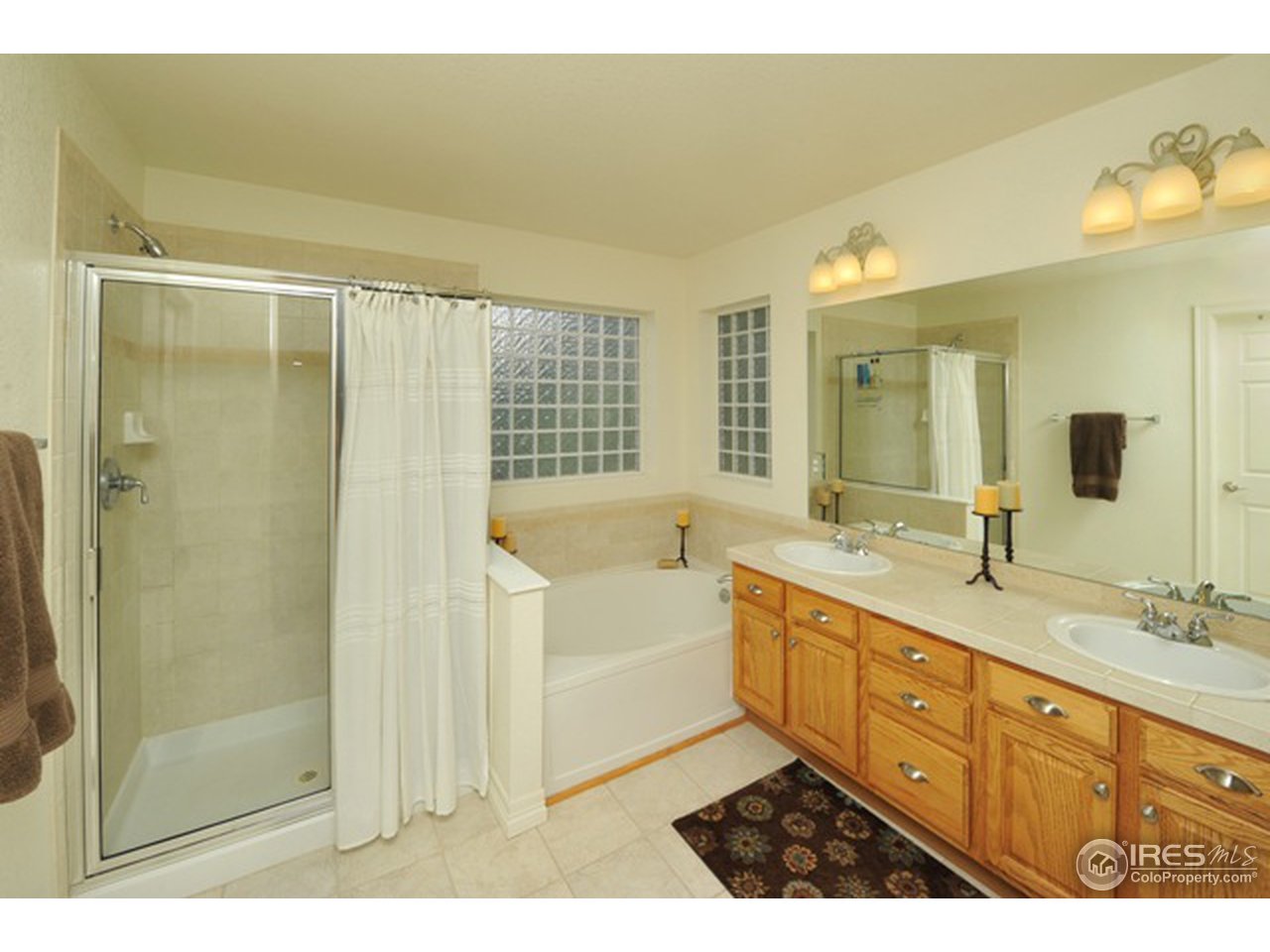 609 Americana Road Longmont, CO 80504 - Photo 14 of 25 master bath