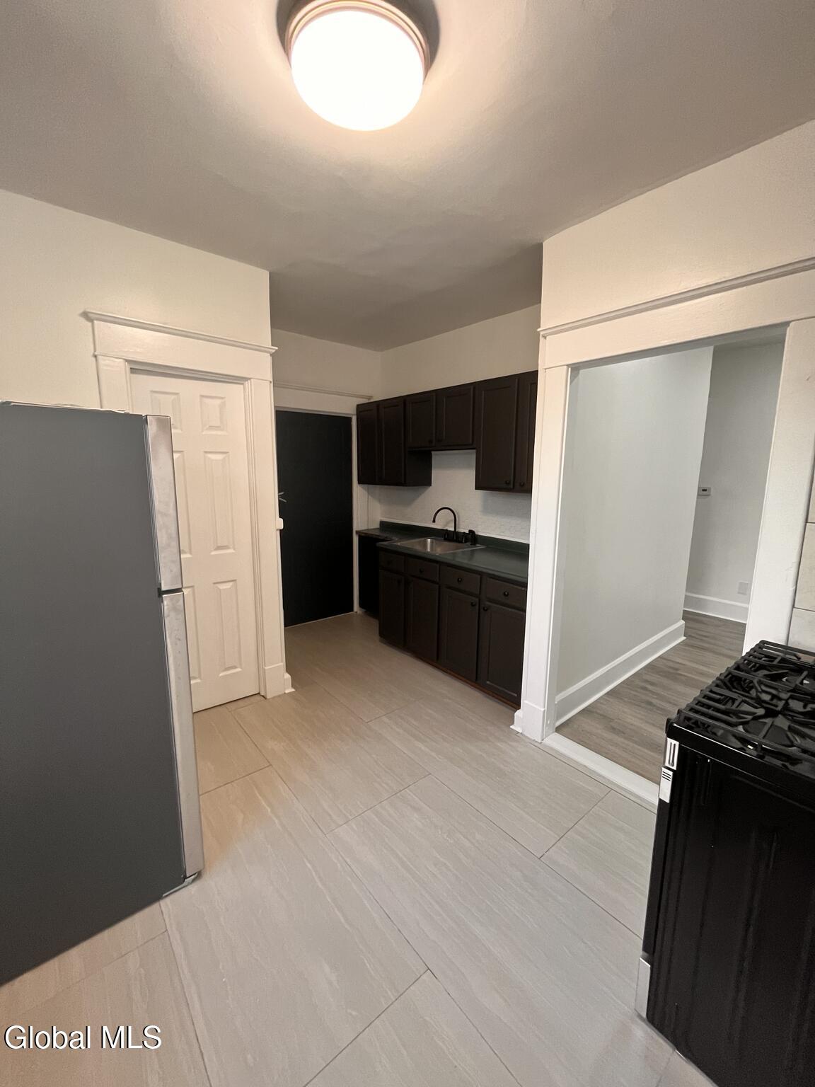1 Chestnut Street, Unit 2 Schenectady, NY 12307 - Photo 4 of 9 D1B3669C-A989-4C3A-8396-1E2943F284C7