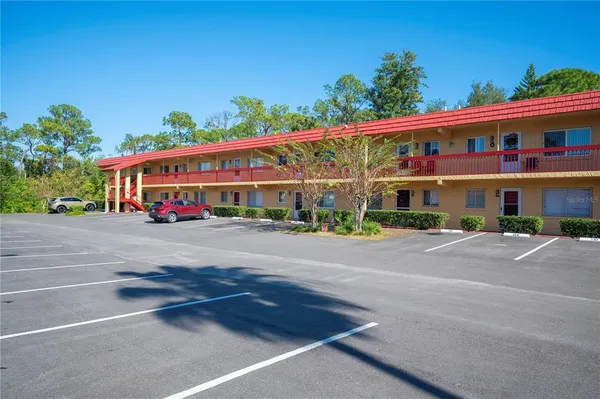 $75,000 | 400 El Camino Drive, Unit 202, Winter Haven, FL 33884