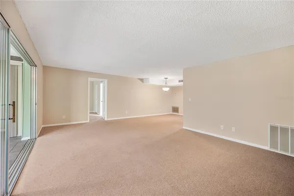 $75,000 | 400 El Camino Drive, Unit 202, Winter Haven, FL 33884