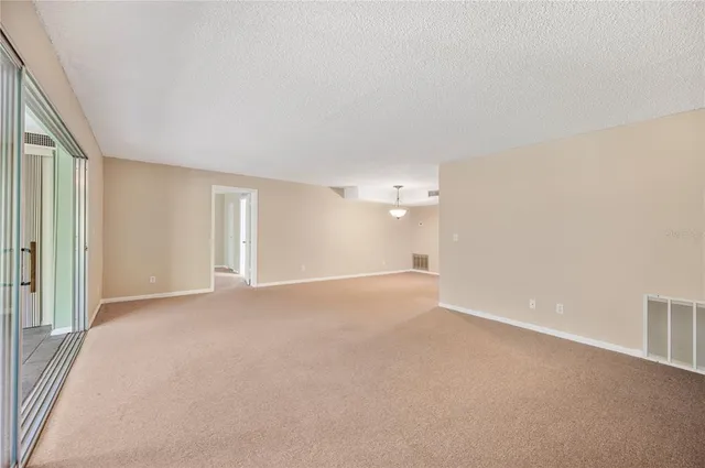 $85,000 | 400 El Camino Drive, Unit 202, Winter Haven, FL 33884