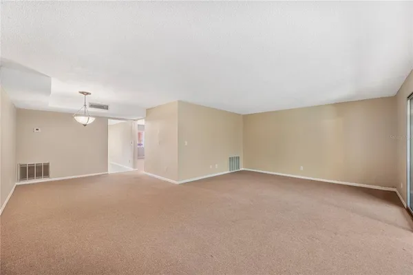 $75,000 | 400 El Camino Drive, Unit 202, Winter Haven, FL 33884