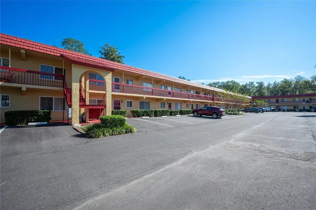 $85,000 | 400 El Camino Drive, Unit 202, Winter Haven, FL 33884