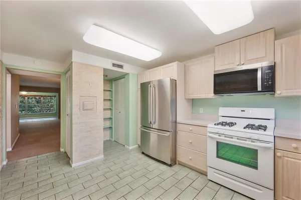 $75,000 | 400 El Camino Drive, Unit 202, Winter Haven, FL 33884