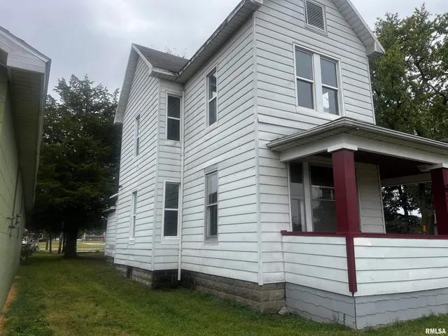 $57,500 | 635 South Locust Street, Centralia, IL 62801