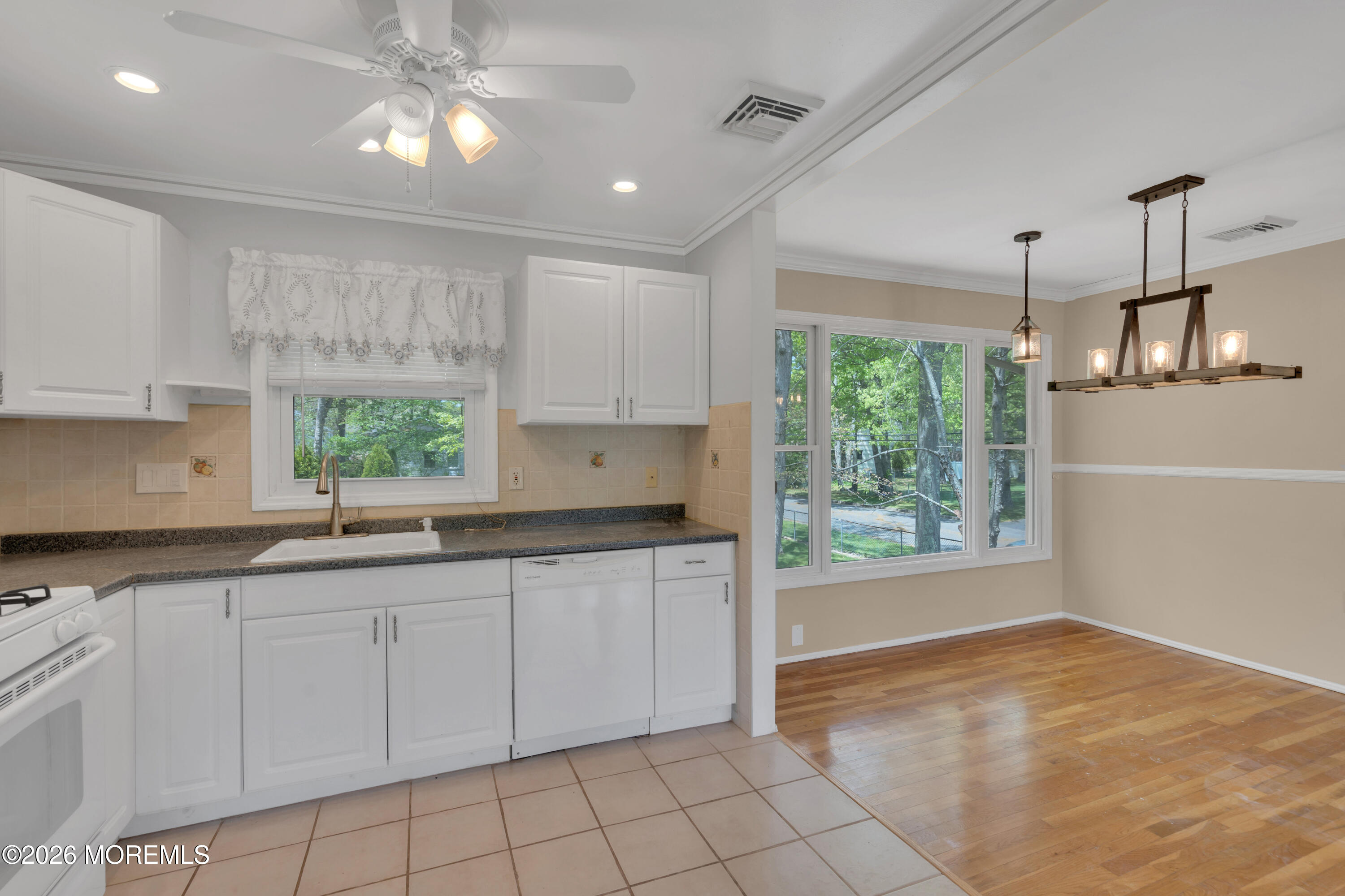 400 Diamond Road Jackson, NJ 08527 - Photo 8 of 53 Fantastic layout