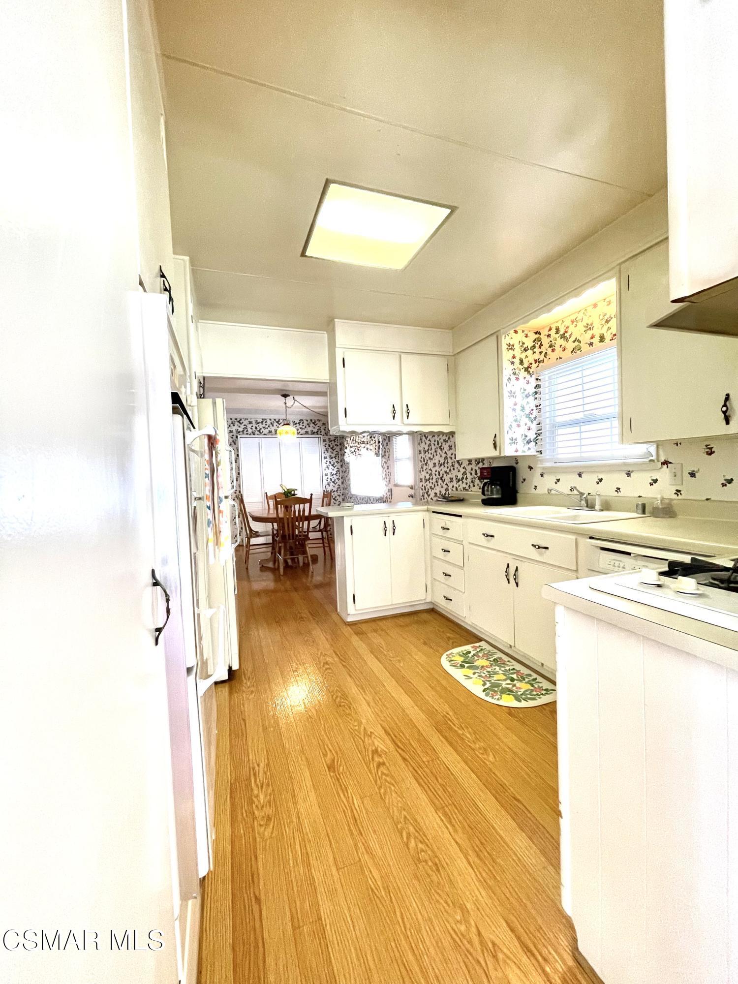 195 Tierra Rejada Road, Unit 98 Simi Valley, CA 93065 - Photo 15 of 35 3D91B581-AD19-440C-A930-12771FE55BD1