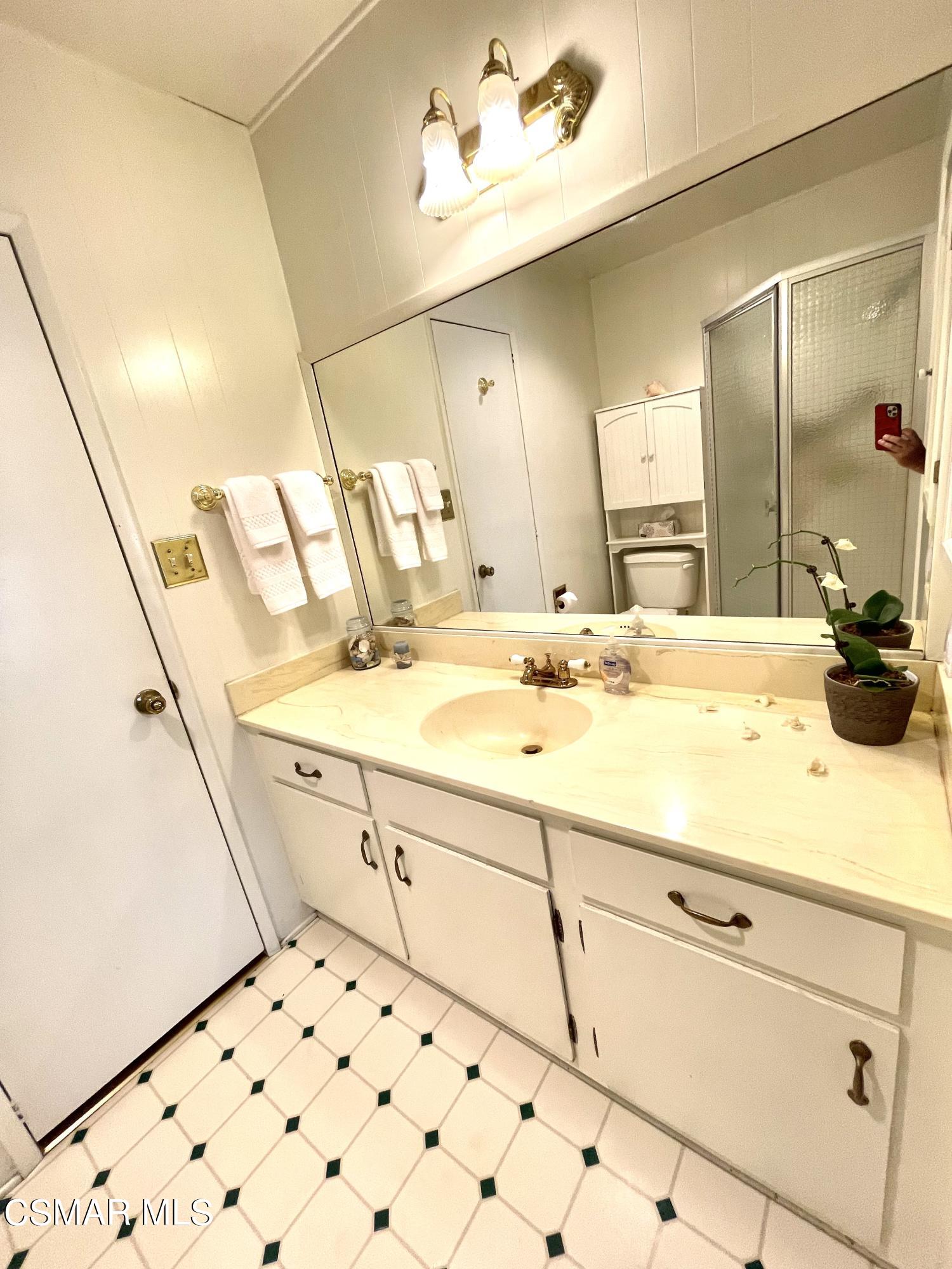 195 Tierra Rejada Road, Unit 98 Simi Valley, CA 93065 - Photo 20 of 35 1ECDE807-7E70-4106-806A-85D71F9E9EEB