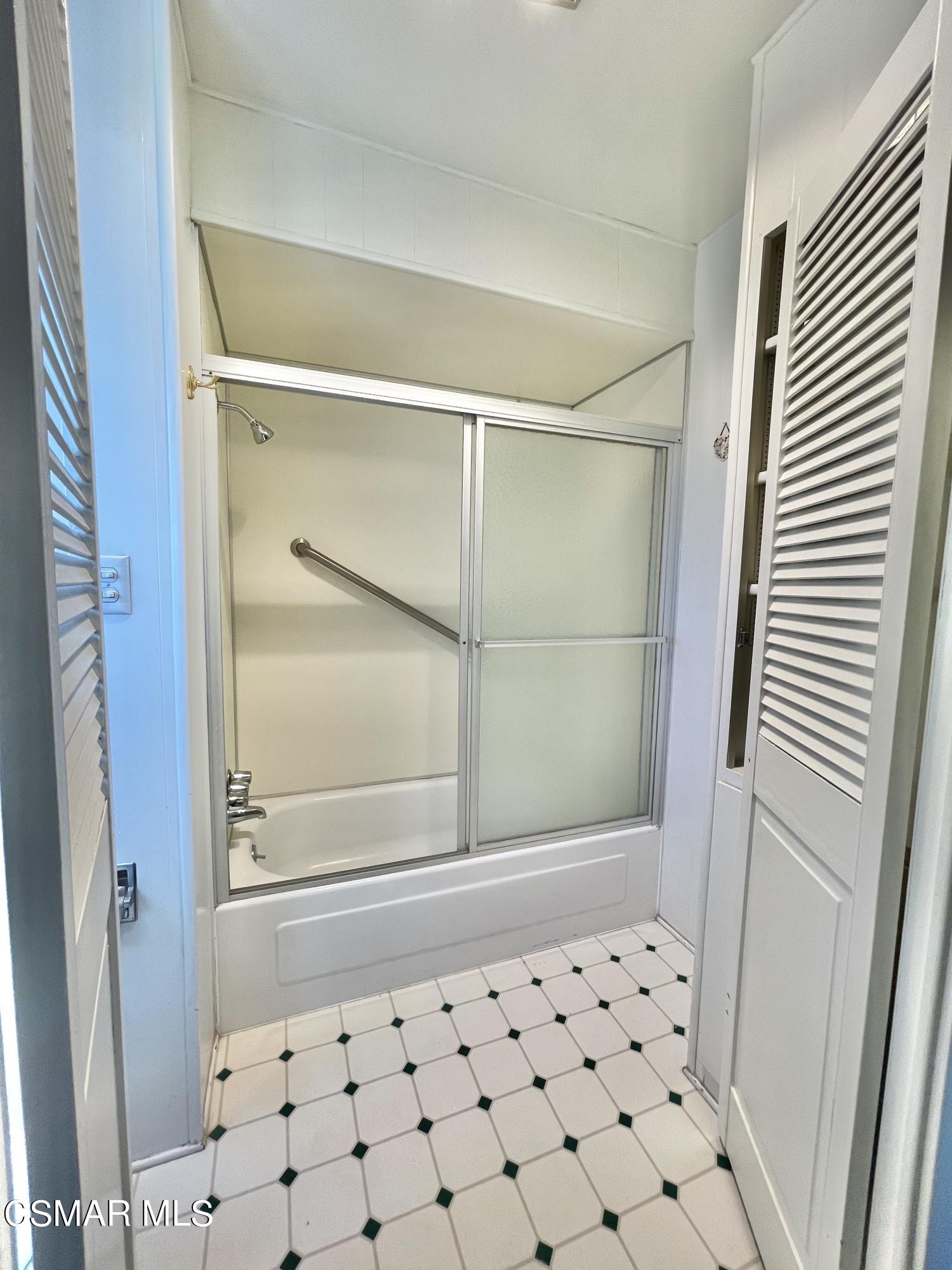 195 Tierra Rejada Road, Unit 98 Simi Valley, CA 93065 - Photo 26 of 35 7A2FC29D-045B-46C5-9798-C5C54FD4476C