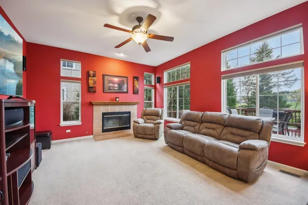 $550,000 | 224 Cross Creek Lane, Lindenhurst, IL 60046