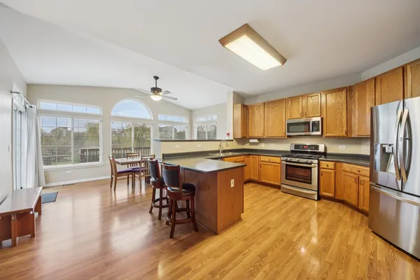 $550,000 | 224 Cross Creek Lane, Lindenhurst, IL 60046