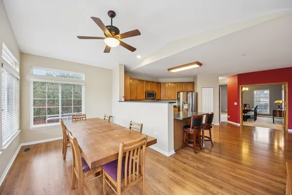 $550,000 | 224 Cross Creek Lane, Lindenhurst, IL 60046