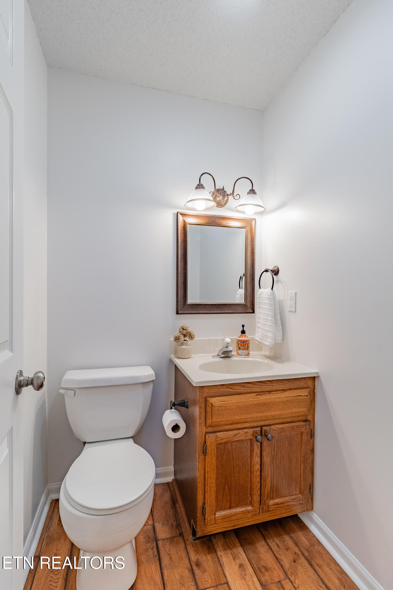 437 South Gallaher View Road Knoxville, TN 37919 - Photo 6 of 20 _D5A9364-HDR