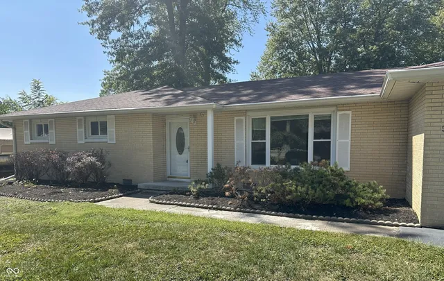$211,750 | 5105 South Breezewood Drive, Muncie, IN 47302