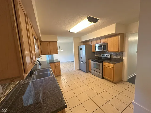 $211,750 | 5105 South Breezewood Drive, Muncie, IN 47302