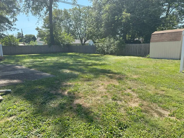 $211,750 | 5105 South Breezewood Drive, Muncie, IN 47302