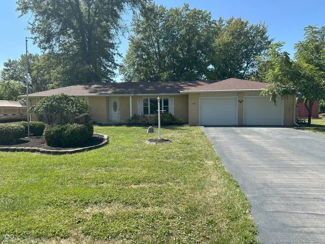 $211,750 | 5105 South Breezewood Drive, Muncie, IN 47302