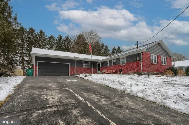 $359,900 | 6625 Jordan Drive, Harrisburg, PA 17111